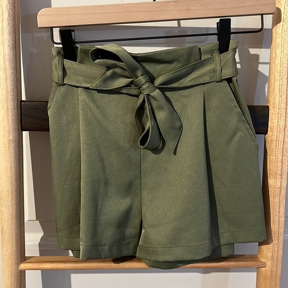 Superdown Katerina Paperbag Shorts in Army Green - Picture 6 of 6